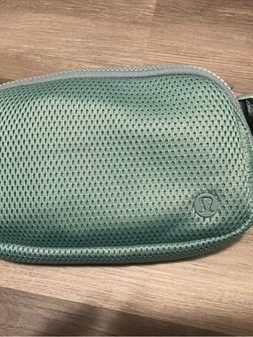 lululemon athletica Men's Sage Green Mesh Belt Bag